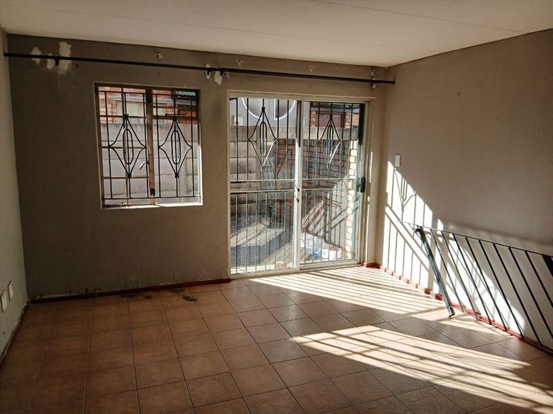 Simple and Comfortable 2-Bedroom Home - Photo 1