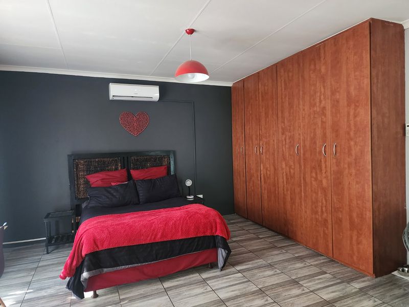 Modern 3 Bedroom Townhouse in Songloed - Photo 3