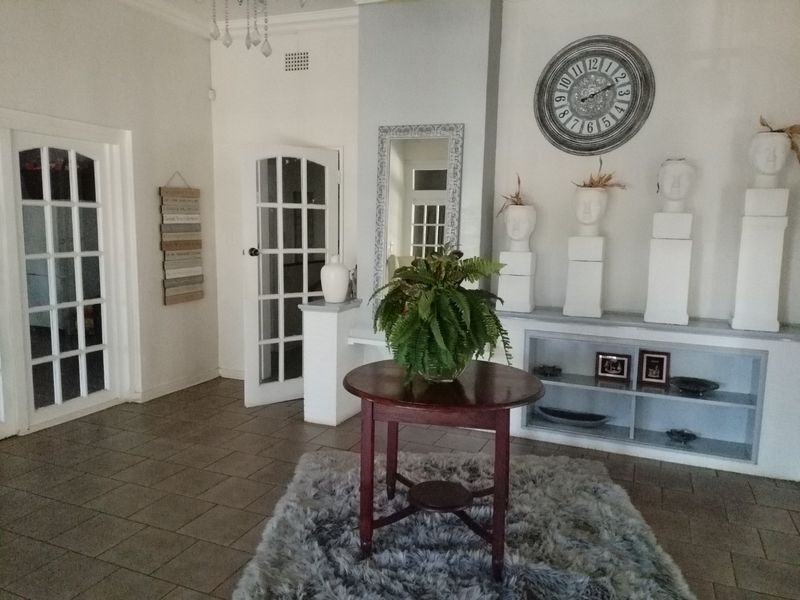 12 Bedroom House for Sale in Petersfield - Photo 5