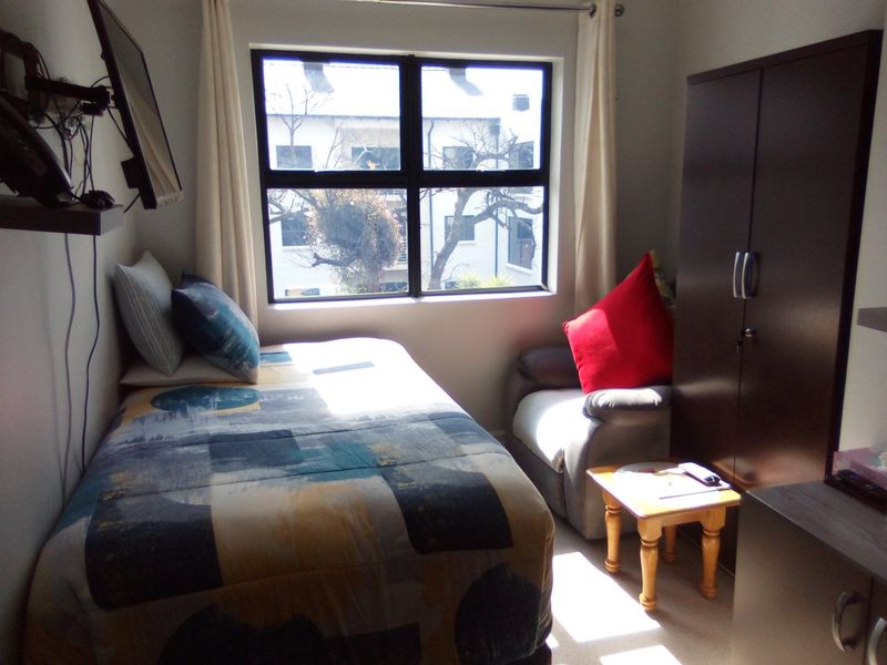 Studio Apartment in Boutique Retirement in Beverley, Lonehill for also for AirBnB Option - Photo 2