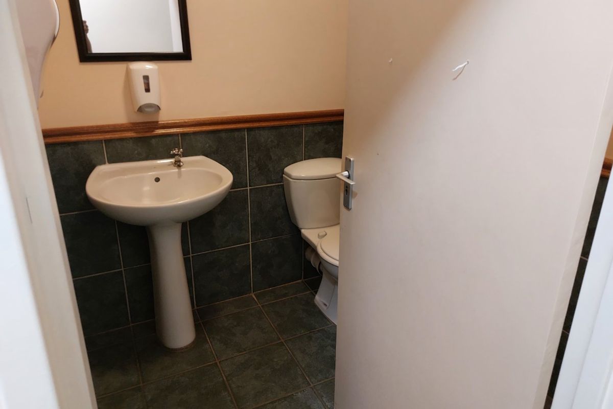 Commercial property for rent in Westville - Photo 4