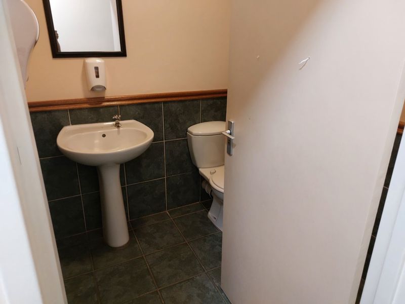 Commercial property for rent in Westville - Photo 4