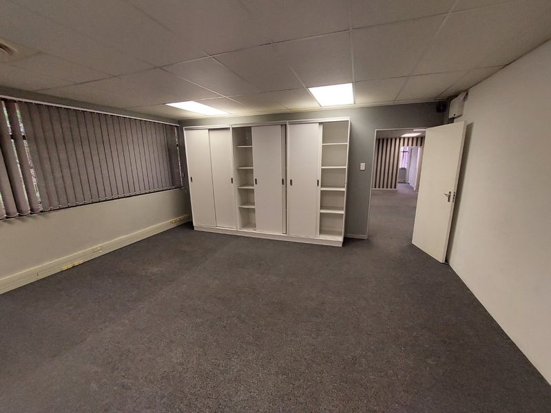 Commercial property for rent in Westville - Photo 8