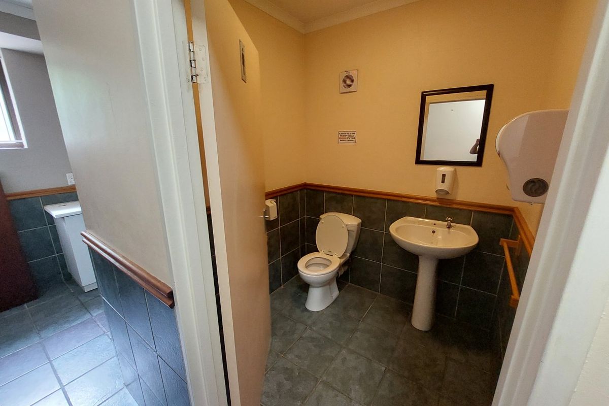 Commercial property for rent in Westville - Photo 5