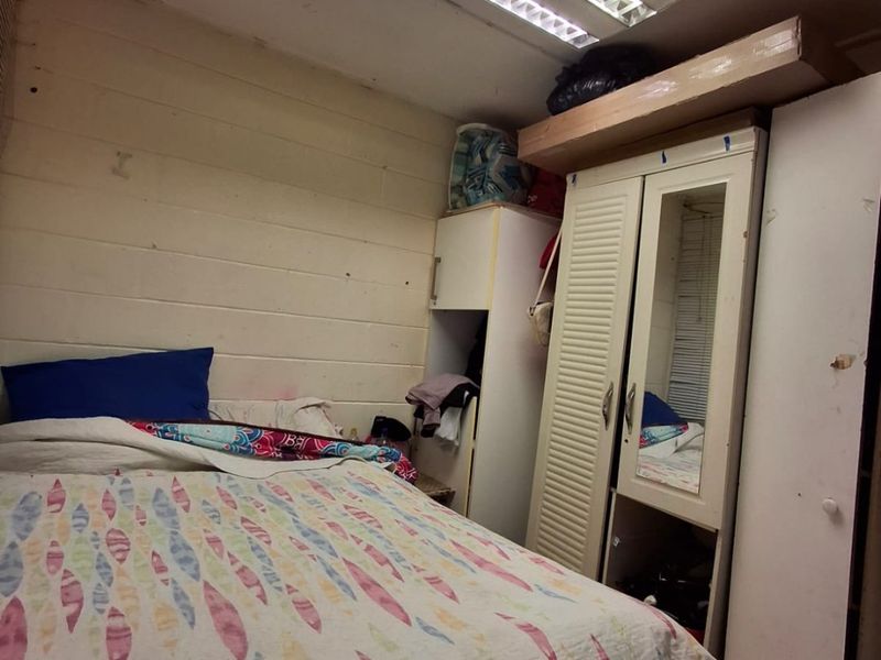 Ideal for newly weds: 3 Bedroom house on the market in Leonsdale: NO PARKING SPACE - Photo 8