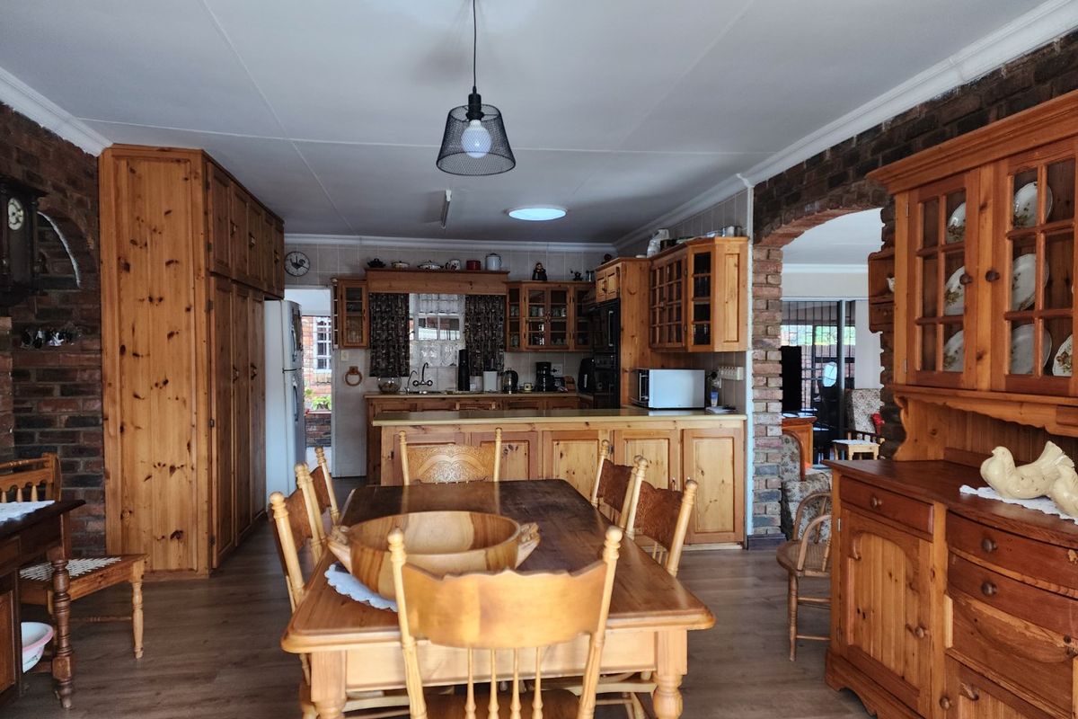 3 BEDROOM FULL TITLE TOWNHOUSE IN ORKNEY - Photo 2