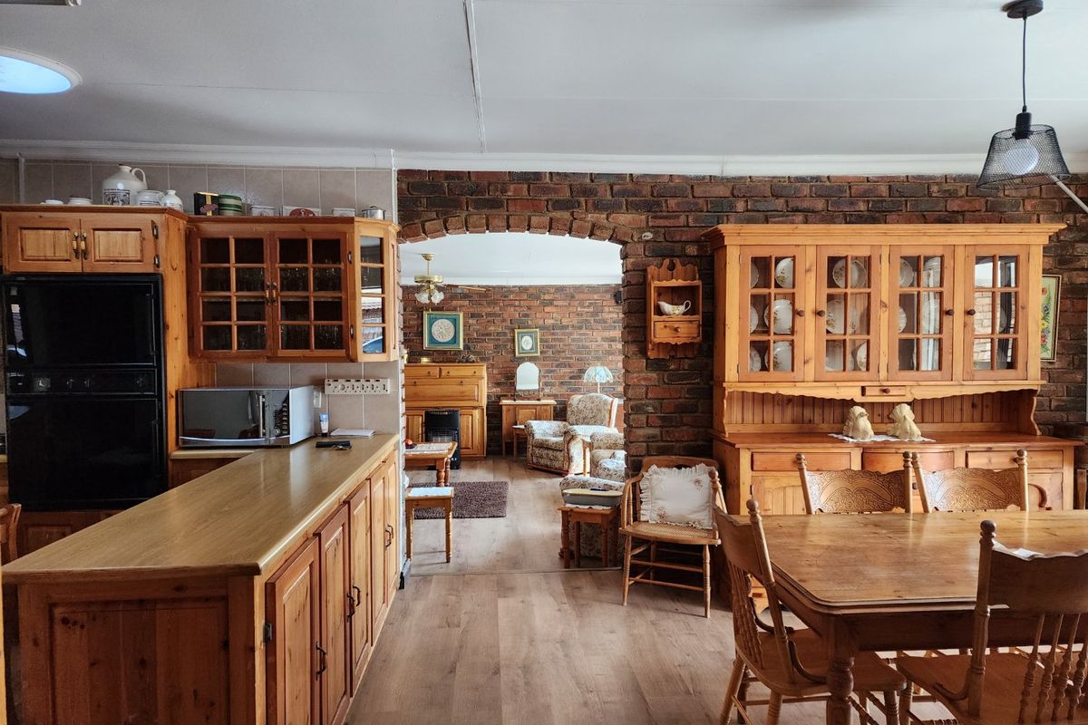 3 BEDROOM FULL TITLE TOWNHOUSE IN ORKNEY - Photo 5