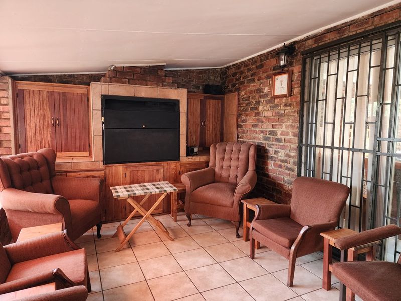 3 BEDROOM FULL TITLE TOWNHOUSE IN ORKNEY - Photo 9