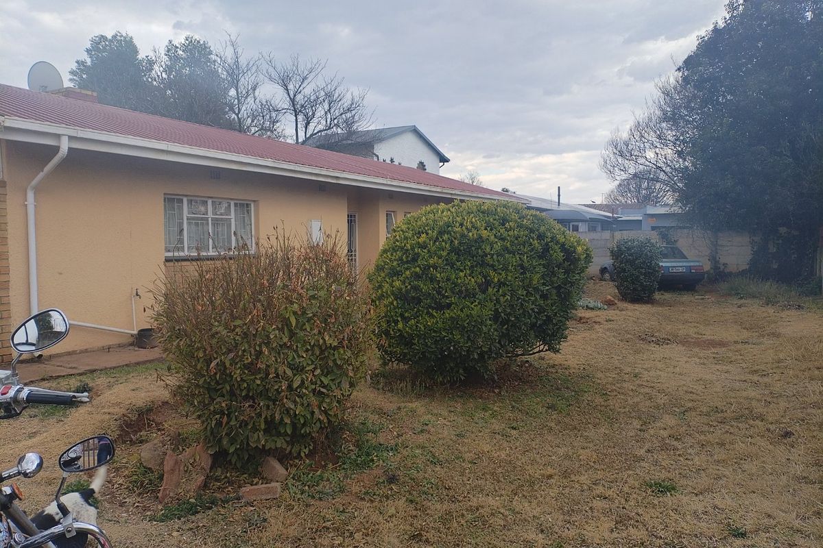 3 Bedroom House for Sale in Strubenvale  - Photo 2