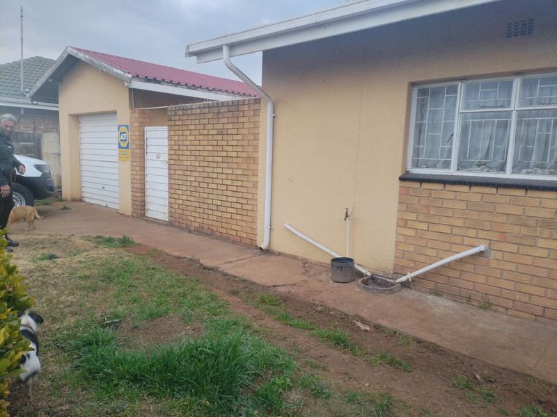 3 Bedroom House for Sale in Strubenvale  - Photo 5