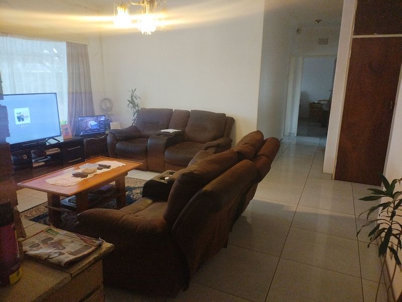 3 Bedroom House for Sale in Strubenvale  - Photo 10