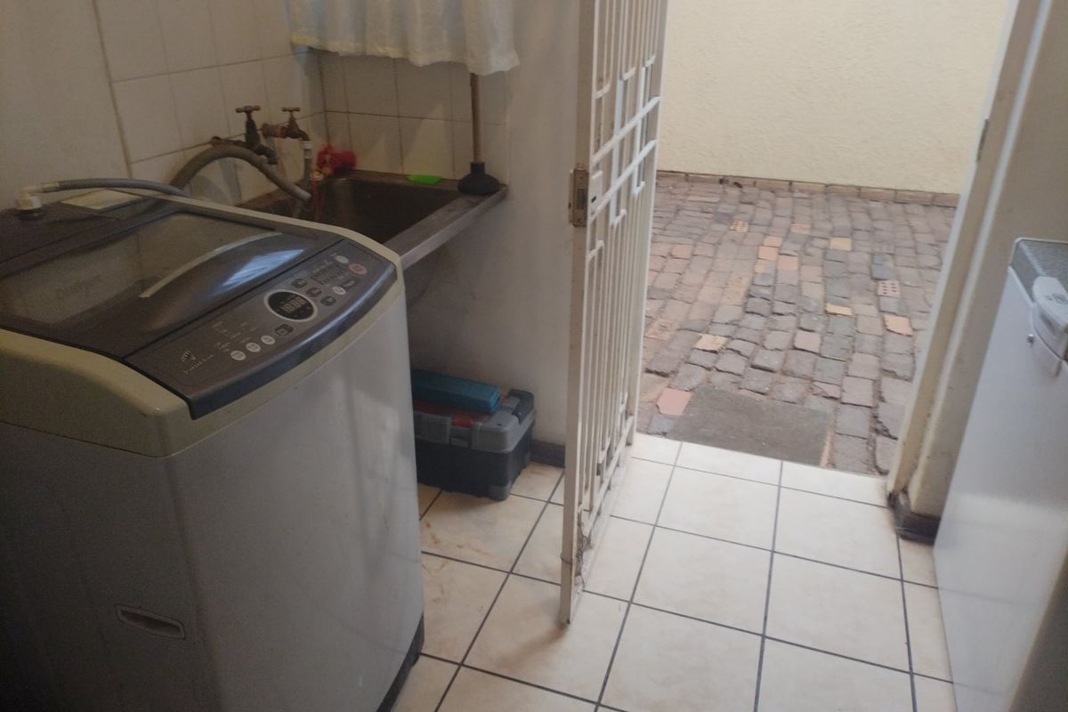 3 Bedroom House for Sale in Strubenvale  - Photo 3