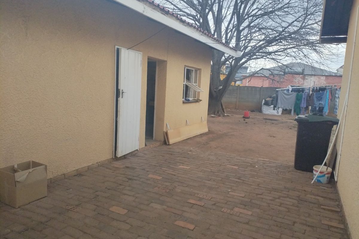 3 Bedroom House for Sale in Strubenvale  - Photo 4