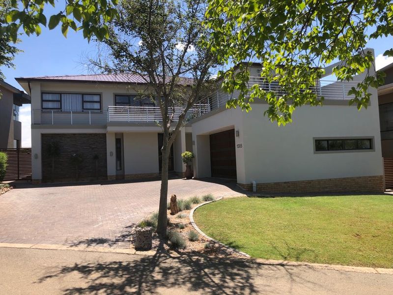 Luxurious Ultra-Modern 5-Bedroom Home with Pool & Premium Finishes - Photo 2