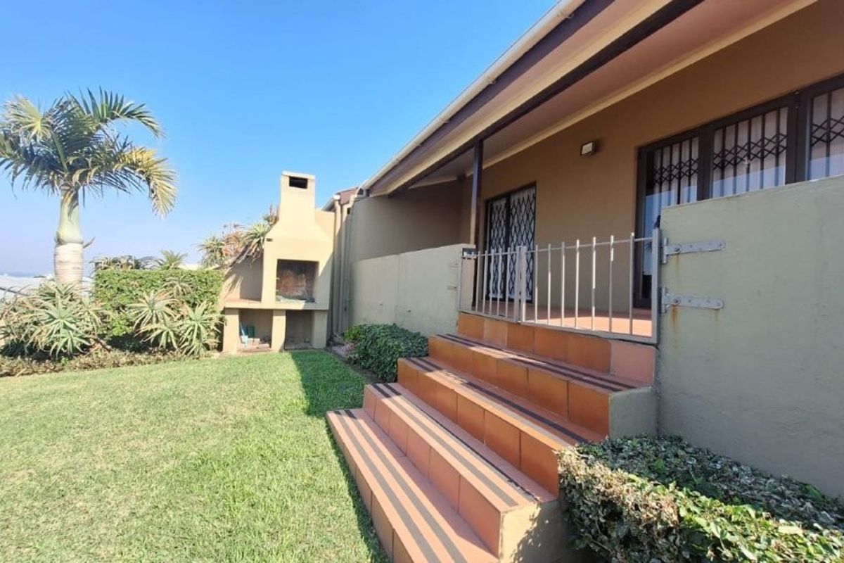 Stunning Sea Views in Secure Complex - Photo 2