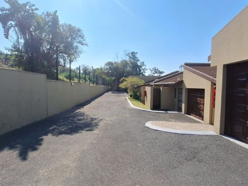 Stunning Sea Views in Secure Complex - Photo 10