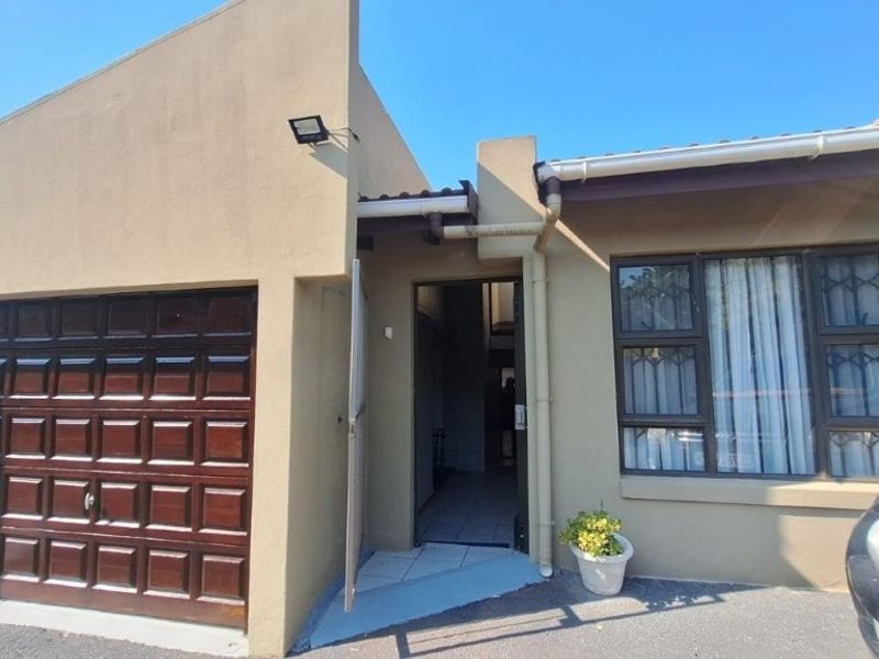 Stunning Sea Views in Secure Complex - Photo 9