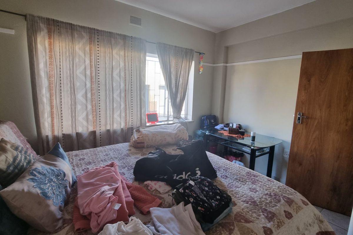 Spacious 2 bedroom flat in popular area! - Photo 5