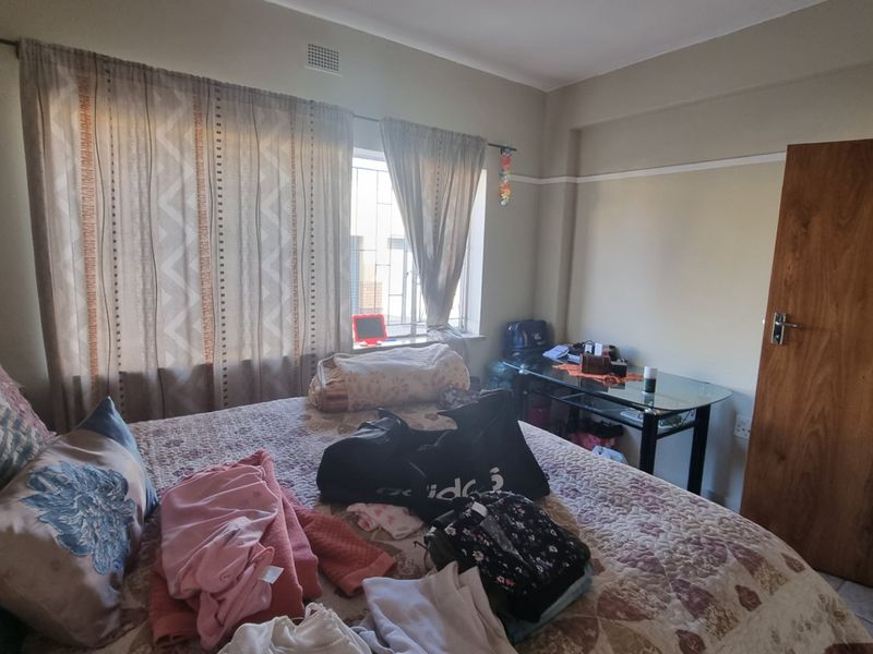 Spacious 2 bedroom flat in popular area! - Photo 5