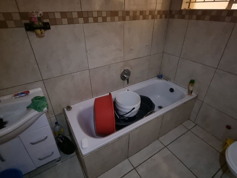 Spacious 2 bedroom flat in popular area! - Photo 10