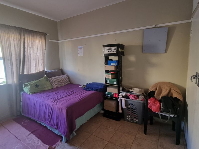 Spacious 2 bedroom flat in popular area! - Photo 9