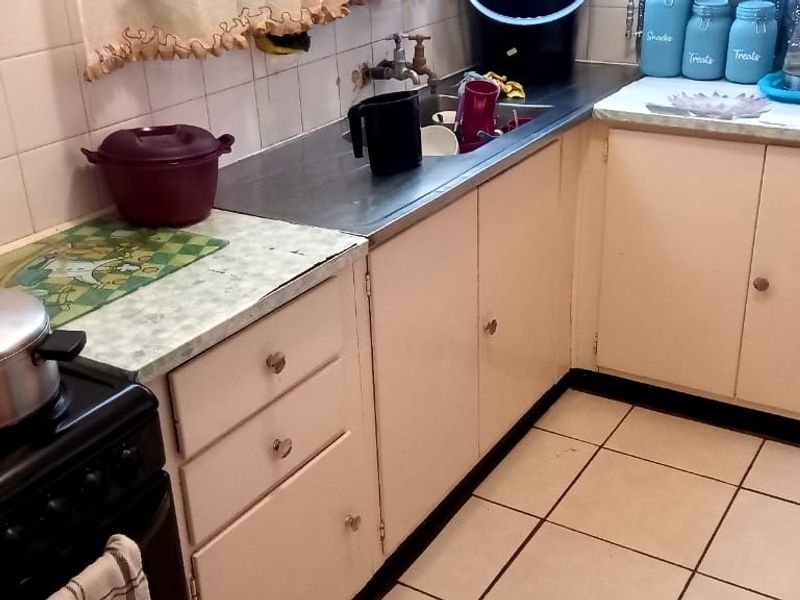 Excellent investment apartment that is conveniently situated. - Photo 3