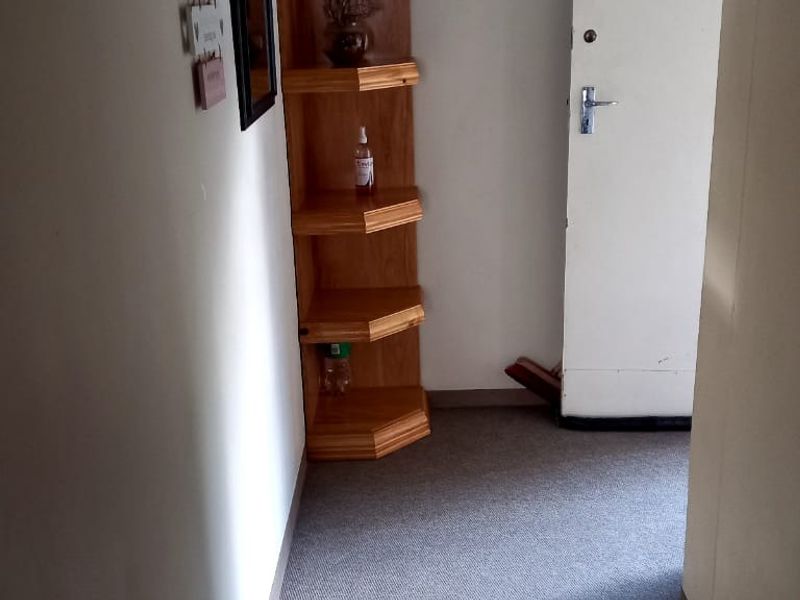 Excellent investment apartment that is conveniently situated. - Photo 4