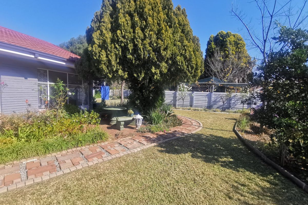 3 Bedroom House for sale in Stilfontein. - Photo 5