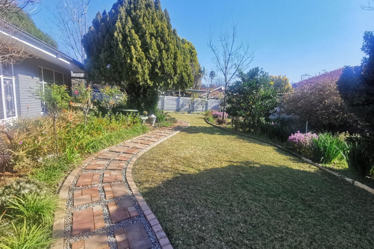3 Bedroom House for sale in Stilfontein. - Photo 4