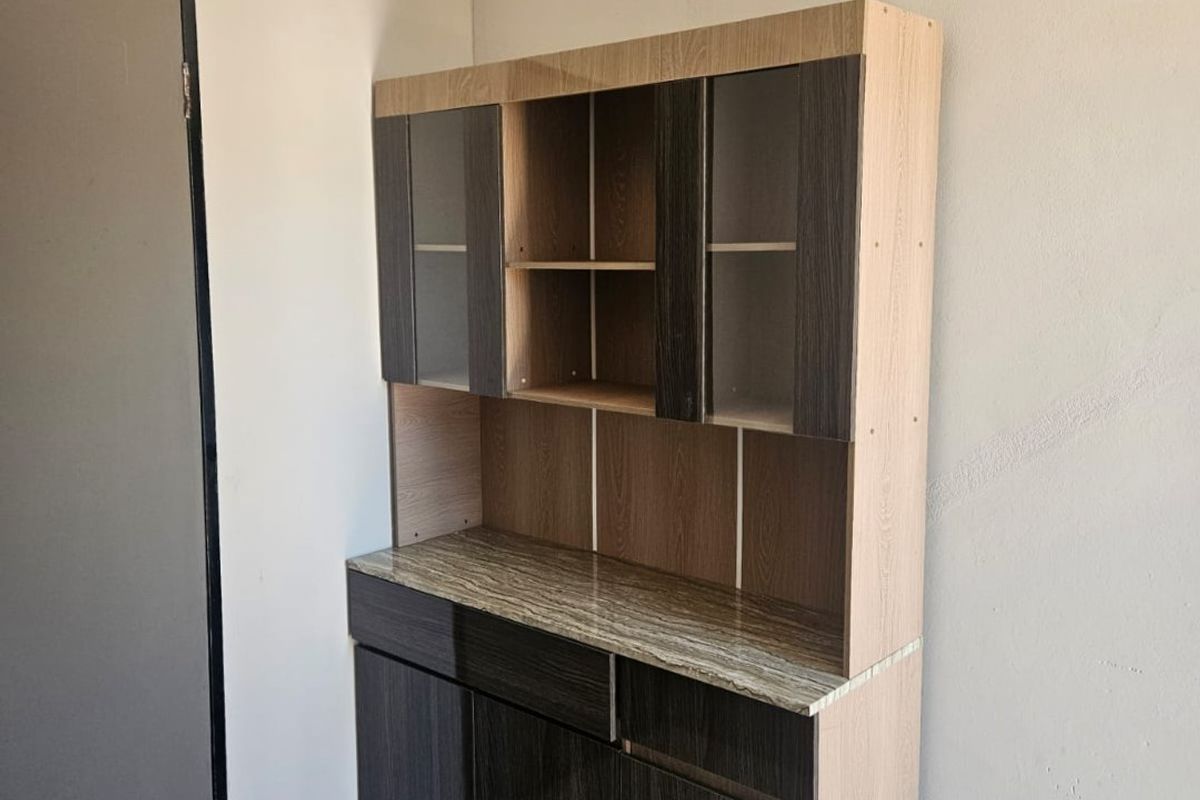 Newly renovated 2 Bedroom home  - Photo 5