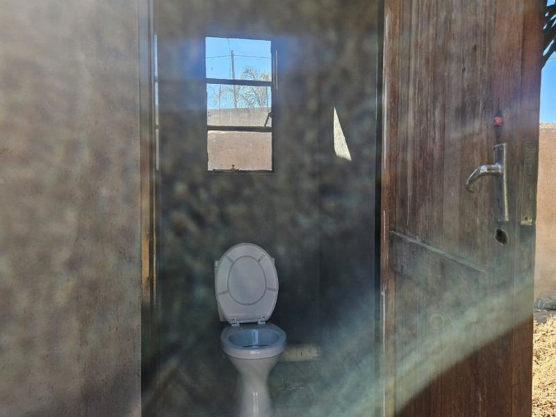 Newly renovated 2 Bedroom home  - Photo 10