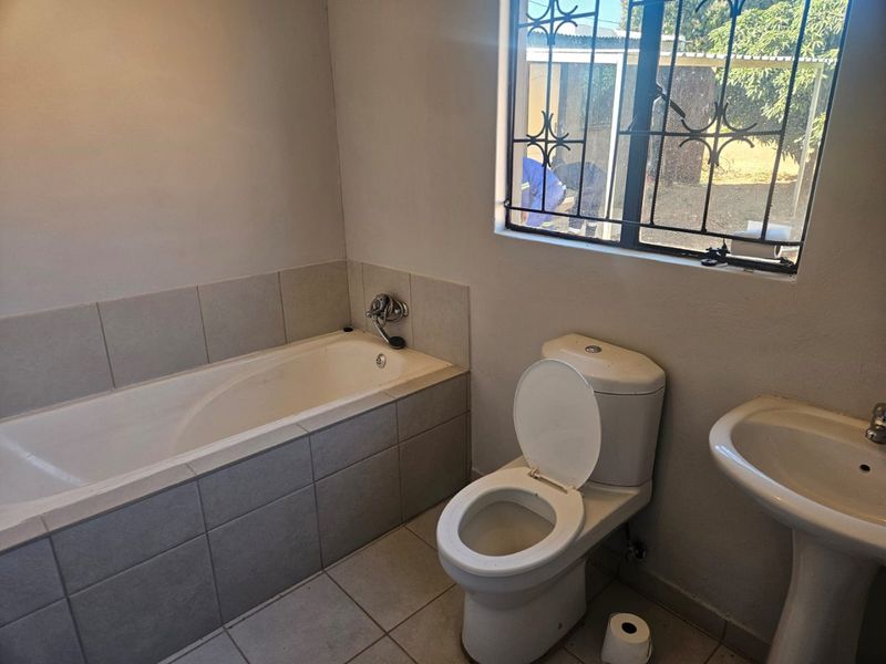 Newly renovated 2 Bedroom home  - Photo 9