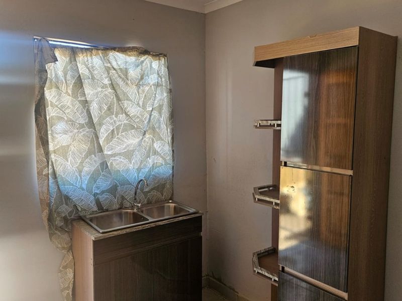 Newly renovated 2 Bedroom home  - Photo 8