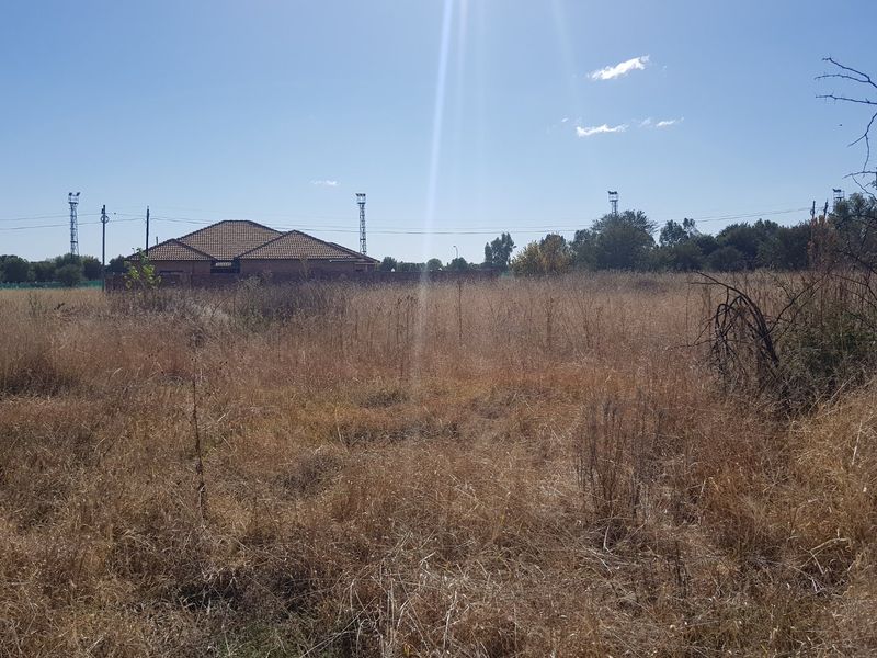 Large stand in La Hoff. Ideal for development. - Photo 9