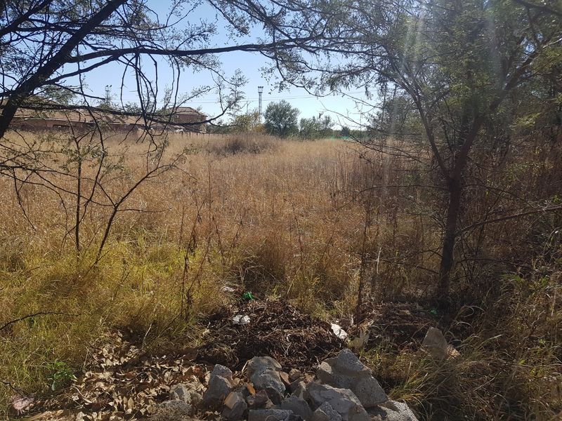 Large stand in La Hoff. Ideal for development. - Photo 7