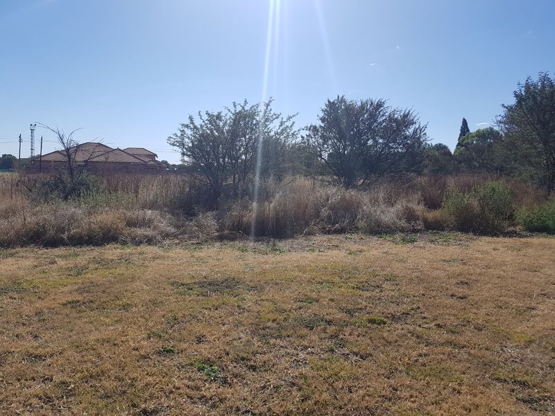 Large stand in La Hoff. Ideal for development. - Photo 3