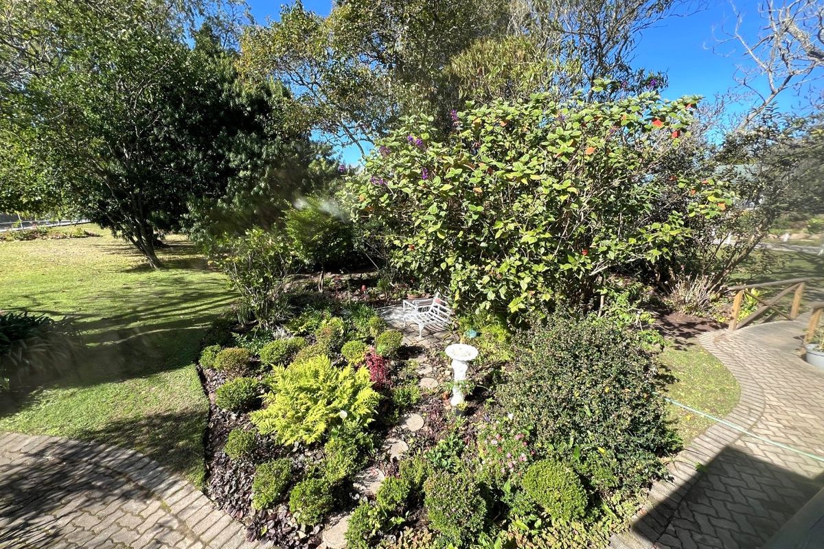 Charming 2-Bedroom, 2-Bathroom Cottage in an Idyllic Garden Route Retirement Haven - Photo 4