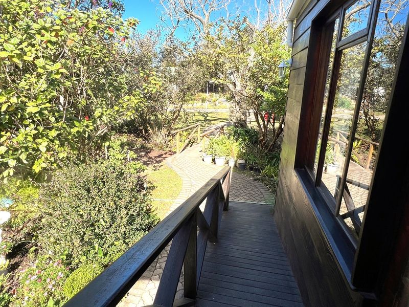 Charming 2-Bedroom, 2-Bathroom Cottage in an Idyllic Garden Route Retirement Haven - Photo 7