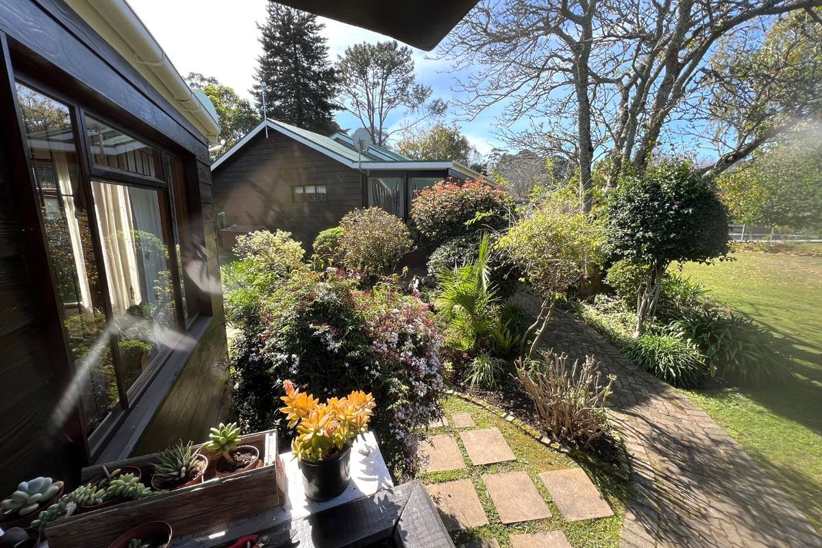 Charming 2-Bedroom, 2-Bathroom Cottage in an Idyllic Garden Route Retirement Haven - Photo 3