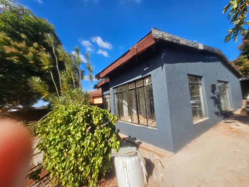 3 Bedroom house for Sale in Thohoyandou,Sibasa ,Makwarela - Photo 2