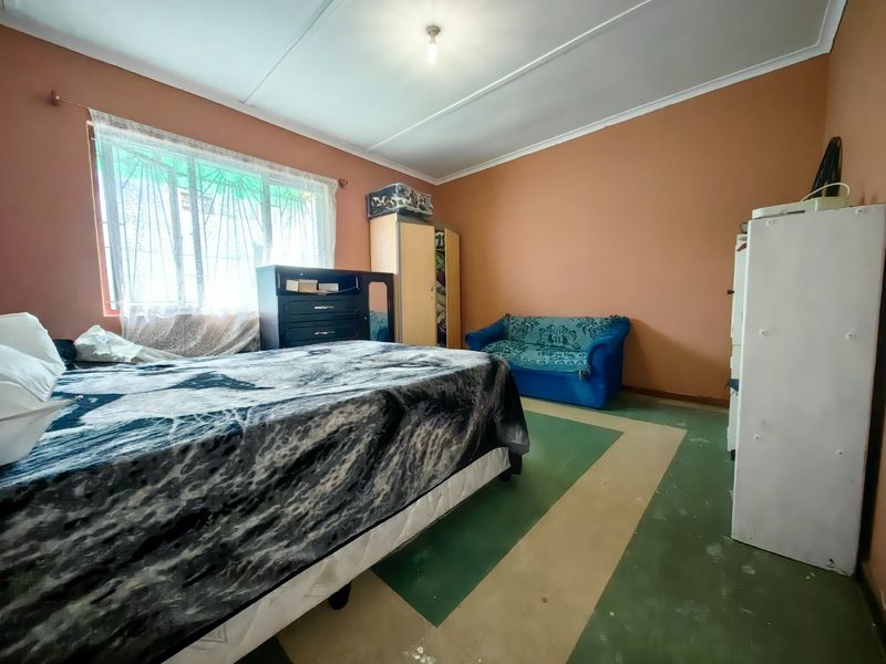 3 Bedroom Beauty in Prime Location! - Photo 10