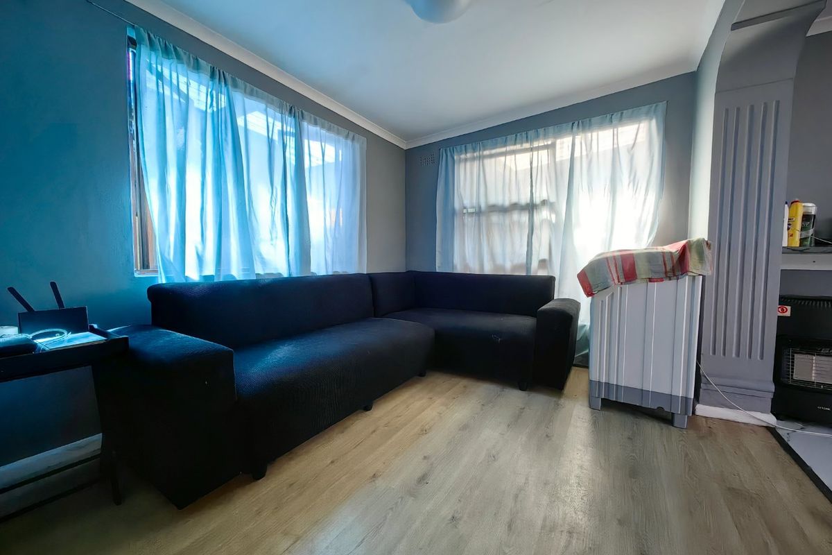 3 Bedroom Beauty in Prime Location! - Photo 5