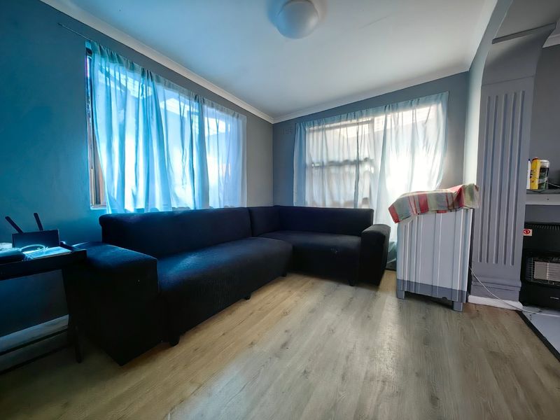 3 Bedroom Beauty in Prime Location! - Photo 5