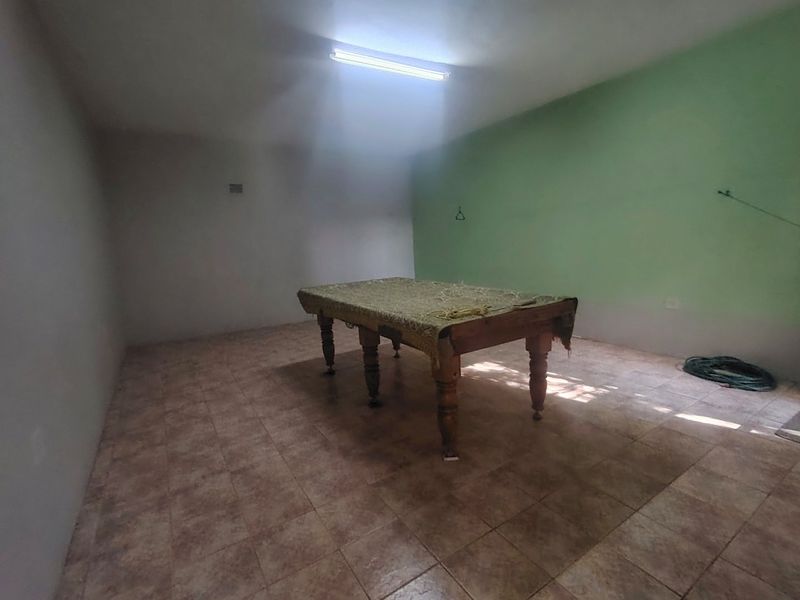 Massive family home with gorgeous sea views over Margate.  - Photo 6