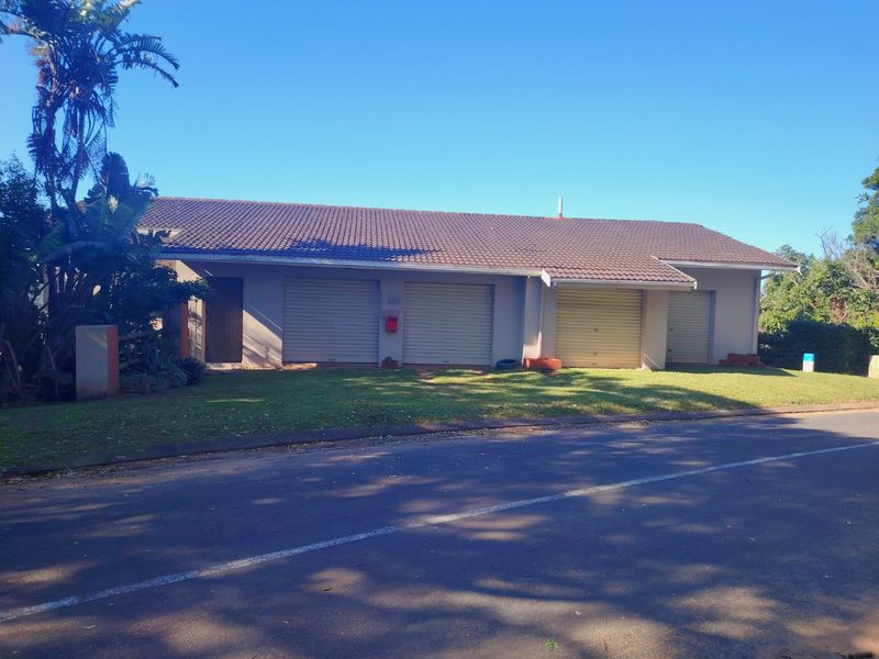 Massive family home with gorgeous sea views over Margate.  - Photo 3