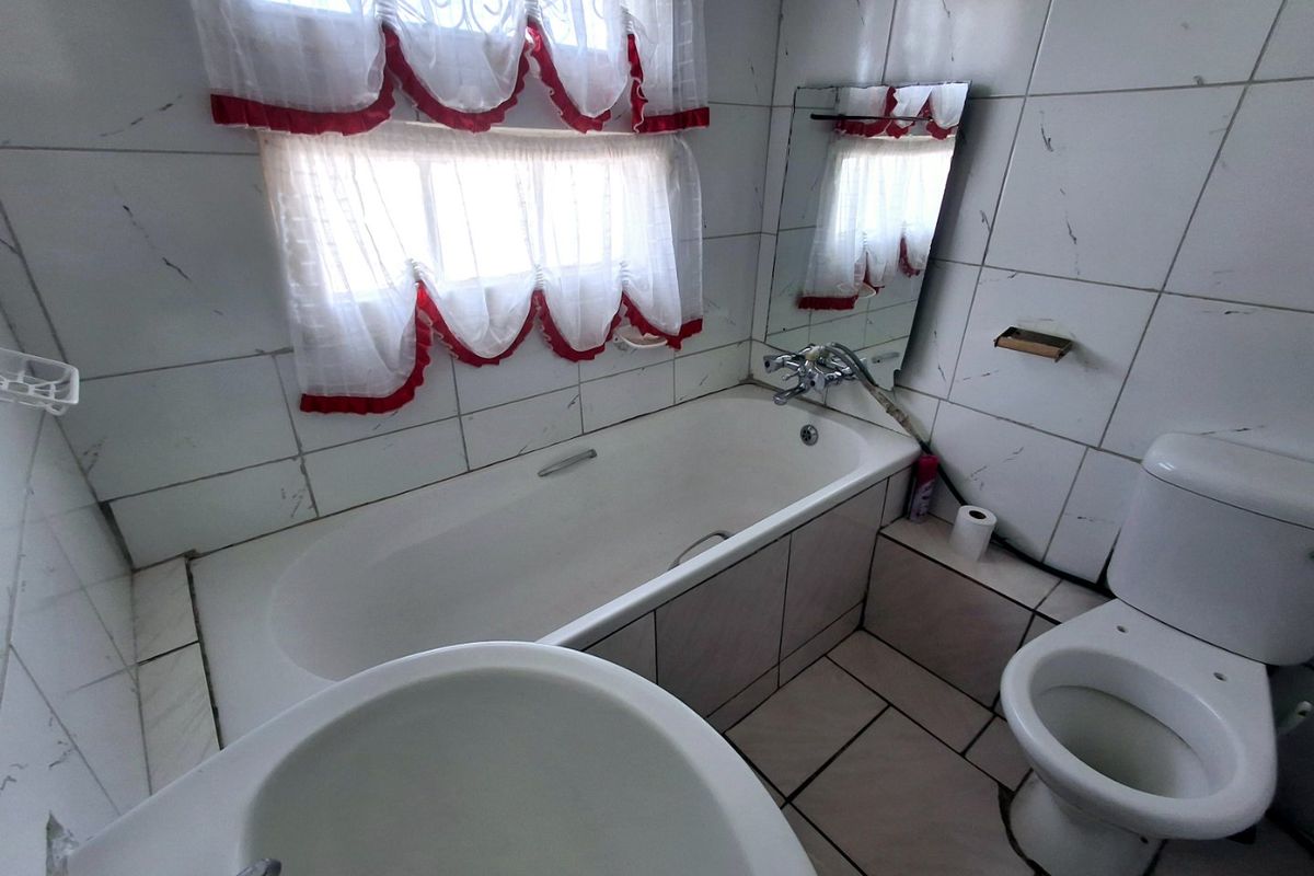 4 Bedroom house - Photo 4