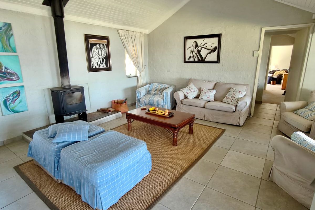 Luxury Waterfront Living at Waterhaven Estate - Photo 4