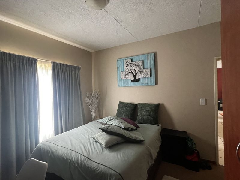 Lovely ground-floor flat in a well-managed complex. - Photo 6