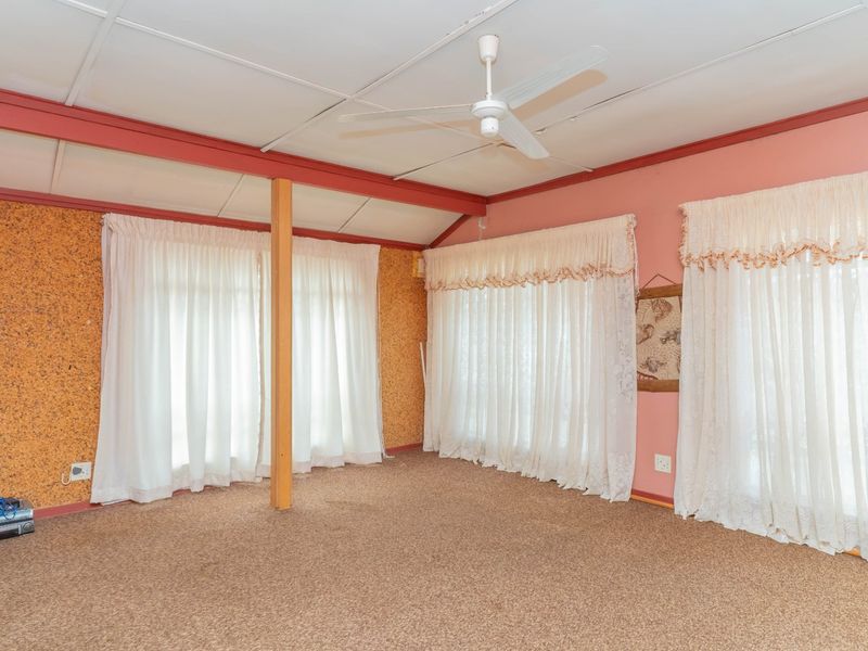 4 Bedroom House for sale in Stilfontein. - Photo 10