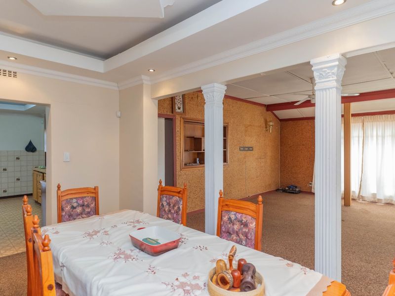 4 Bedroom House for sale in Stilfontein. - Photo 8